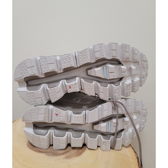 FREE PEOPLE × On Cloudrock Running  Waterproof Hiking Boots - Picture 12 of 13